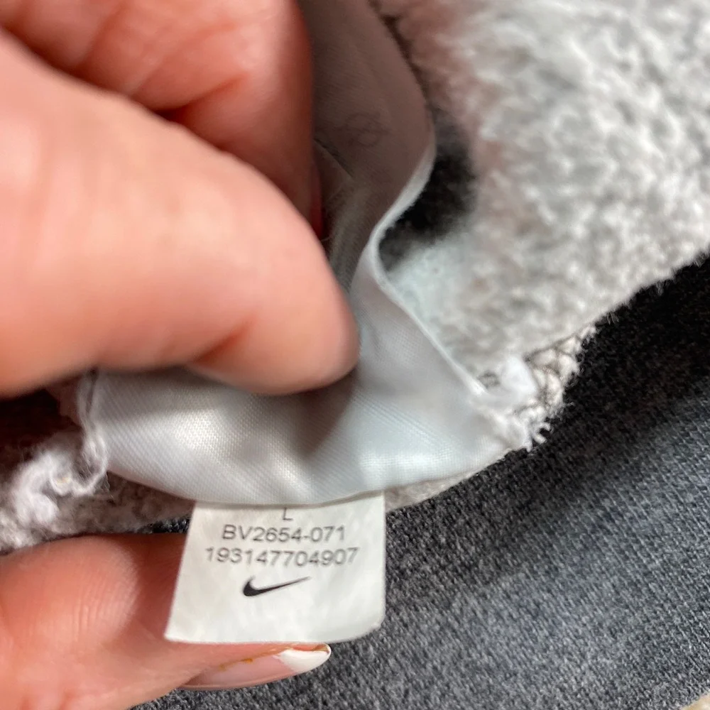 Nike Sportswear Club Sweater Mens Size Large‎ Fleece Hoodie Gray Pullover